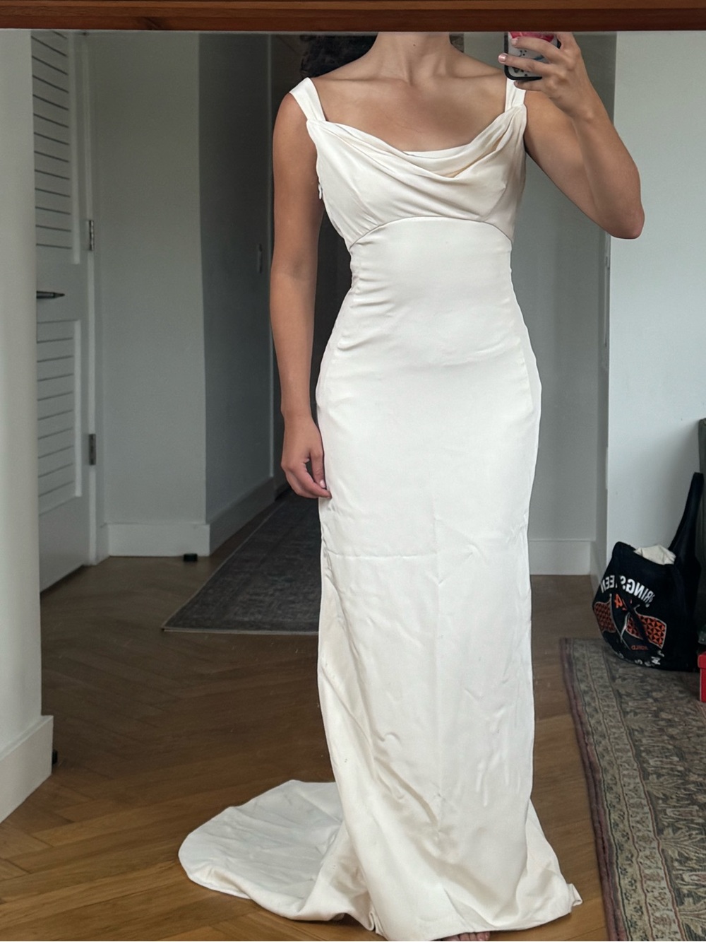Union Tag Ivory Fit & Flare Cowl Neckline Bustle Train
Wedding Gown (Size 2-4)